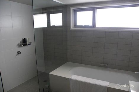 Property photo of 4 Edgewood Place Magenta NSW 2261