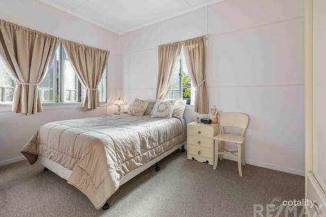 Property photo of 11 Landsdowne Street Coorparoo QLD 4151