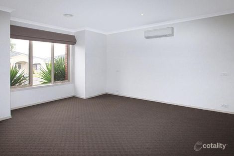 Property photo of 4 Rosleigh Drive Craigieburn VIC 3064