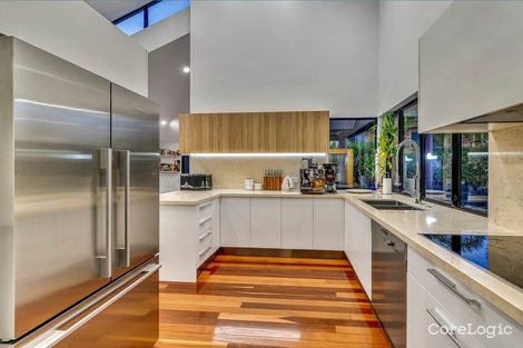 Property photo of 12 Riverview Place Yeronga QLD 4104