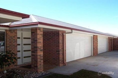2/11a Waratah St, Newtown, QLD 4350