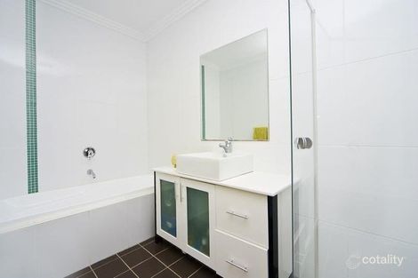 Property photo of 30/11-13 Oaks Avenue Dee Why NSW 2099
