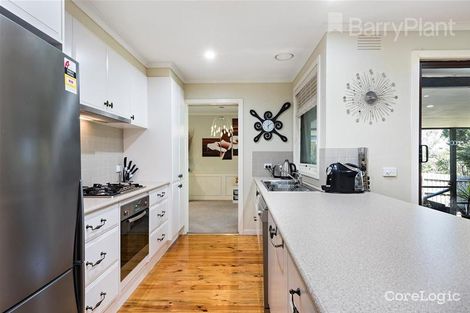 Property photo of 18 Clifton Way Endeavour Hills VIC 3802