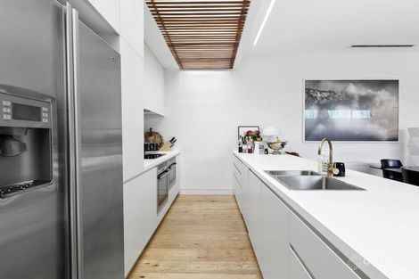 Property photo of 14 Elm Place Windsor VIC 3181