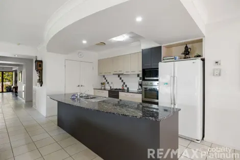 Property photo of 5 Clearwater Crescent Murrumba Downs QLD 4503
