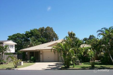 17 Broadwater St, Runaway Bay, QLD 4216