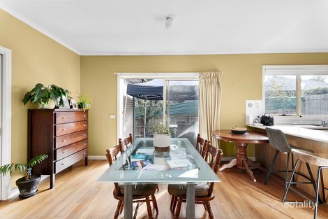 Property photo of 32 Wattle Drive Watsonia VIC 3087