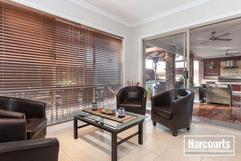 Property photo of 10 Locarno Place Narre Warren South VIC 3805