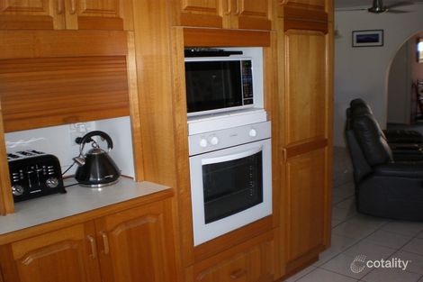 Property photo of 35 Davlyn Drive Andergrove QLD 4740