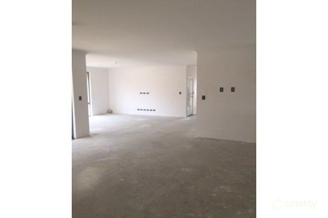 Property photo of 19 Clementine Boulevard Treeby WA 6164