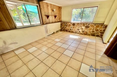 2 Glenlena Ave, Rubyvale, QLD 4702