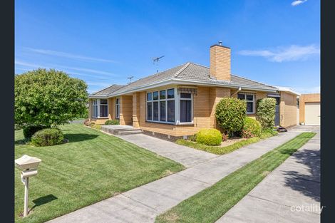 1013 Grevillea Rd, Wendouree, VIC 3355