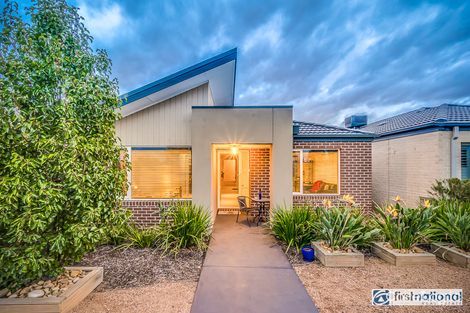 Property photo of 8 Aqua Walk Point Cook VIC 3030