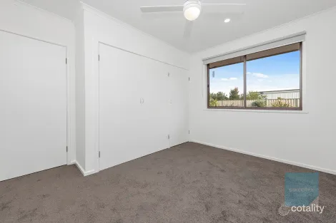 Property photo of 10 Fremantle Road Sunbury VIC 3429