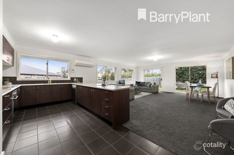 Property photo of 41 Springwater Drive Drouin VIC 3818