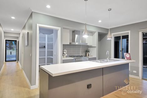 2 Allambee Dr, Harkness, VIC 3337