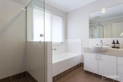 5 Cottonwood Cres, Springfield Lakes, QLD 4300