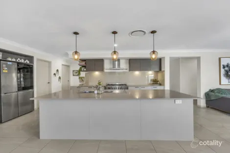 Property photo of 2 Daniell Close Ripley QLD 4306