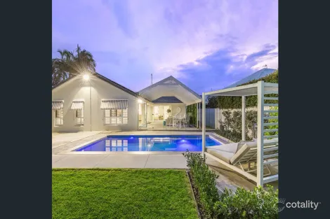 Property photo of 12 Hermitage Close Ashmore QLD 4214