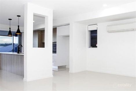 Property photo of 11 Wimmera Crescent Upper Coomera QLD 4209