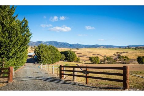 Property photo of 18 Ticehurst Close Toothdale NSW 2550