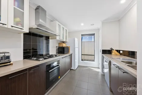 Property photo of 2 Namron Court Miners Rest VIC 3352