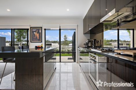 Property photo of 17 Amadeo Way Chirnside Park VIC 3116