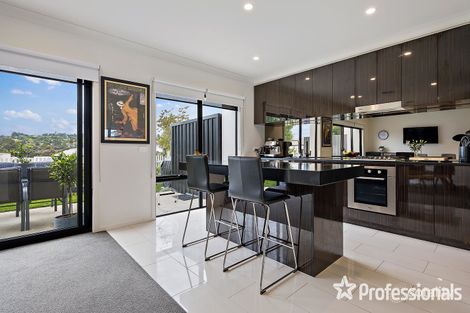 Property photo of 17 Amadeo Way Chirnside Park VIC 3116