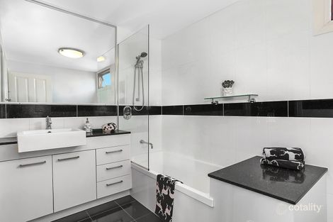 Property photo of 5A Redarc Street Fairfield QLD 4103