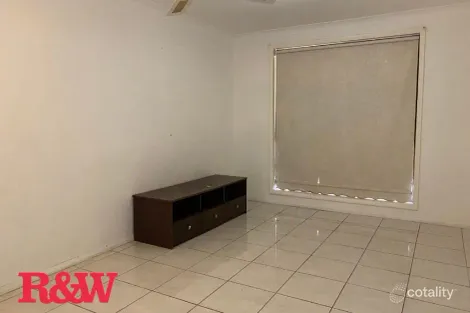 Property photo of 21 Donalbain Circuit Rosemeadow NSW 2560