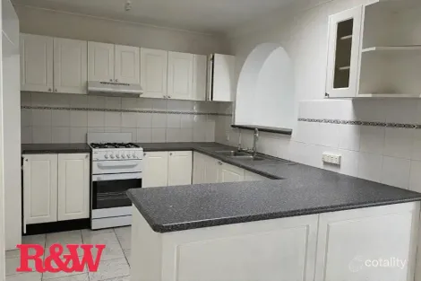 Property photo of 21 Donalbain Circuit Rosemeadow NSW 2560