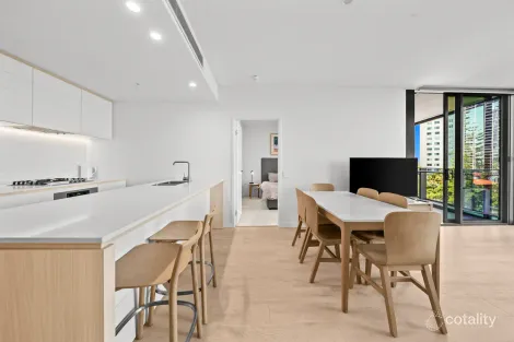 504/12 Philip Ave, Broadbeach, QLD 4218