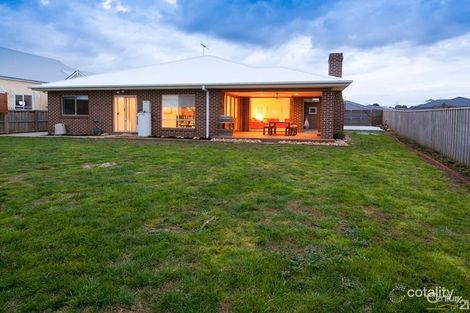 Property photo of 8 Bligh Boulevard Pakenham VIC 3810