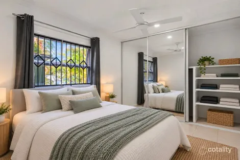 Property photo of 1/9 Ahern Street Labrador QLD 4215