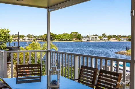 9 Pilot Ct, Mermaid Waters, QLD 4218