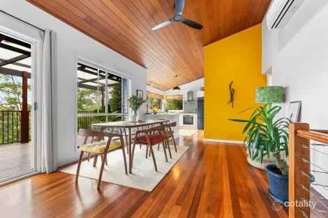 4j Gregory St, Wyoming, NSW 2250