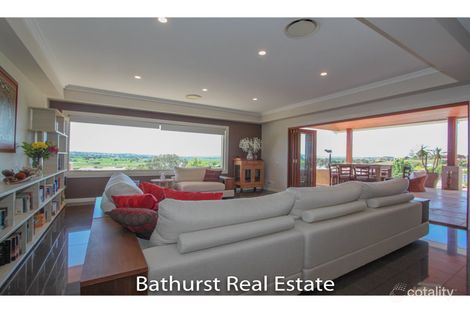 Property photo of 4 Negundo Place Kelso NSW 2795