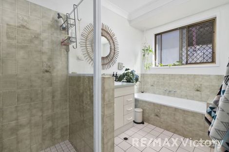 Property photo of 42 Moatah Drive Beachmere QLD 4510