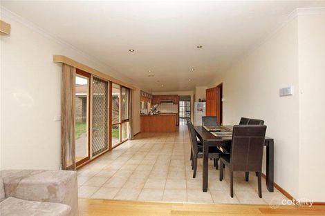 Property photo of 6 Royston Close Mill Park VIC 3082