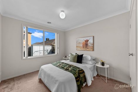 Property photo of 33 Meadowlands Way Berwick VIC 3806