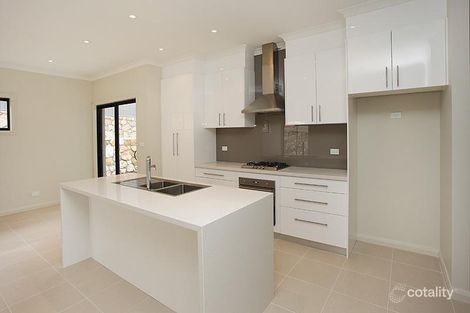 Property photo of 1 She-Oak Place Jerrabomberra NSW 2619