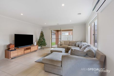 Property photo of 10 Attunga Grove Werribee VIC 3030
