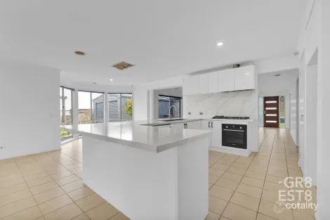 Property photo of 7 Towerhill Boulevard Lynbrook VIC 3975