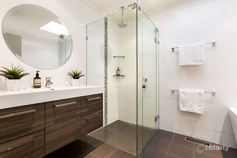 Property photo of 21 Dellfield Drive Templestowe Lower VIC 3107