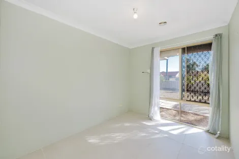 Property photo of 30 Steerforth Drive Coodanup WA 6210