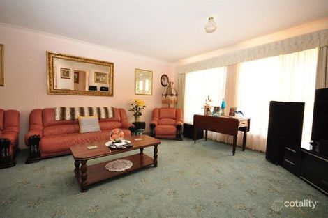 Property photo of 11 Jarrah Place Orange NSW 2800