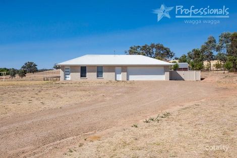 Property photo of 32 Willow Tree Place Springvale NSW 2650