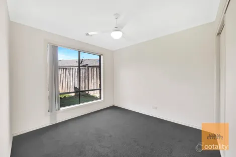 Property photo of 32 Cootamundra Circuit Harkness VIC 3337