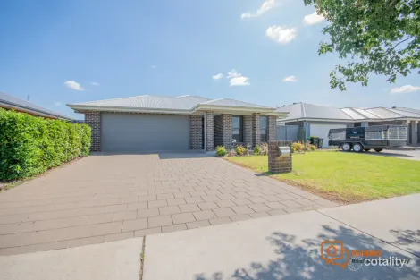 Property photo of 24 Argyle Avenue Dubbo NSW 2830