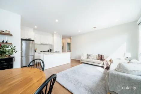 Property photo of 2/43 Central Avenue Tyabb VIC 3913